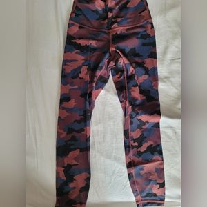Lululemon camo leggings size 6